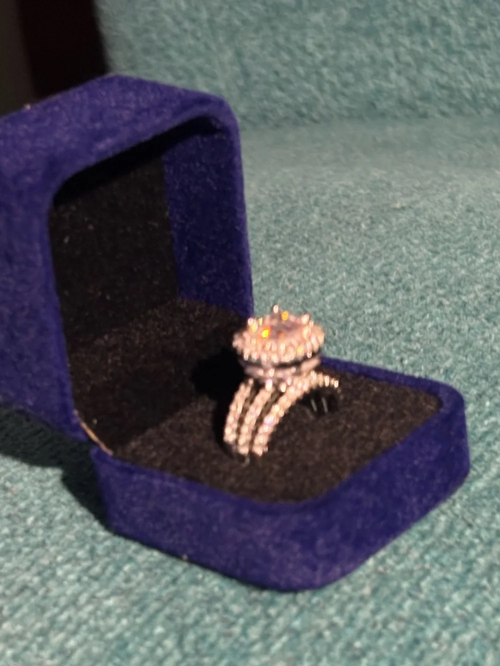NWT Beautiful cubic zirconia ring in Silver-tone setting, dazzling, size 9